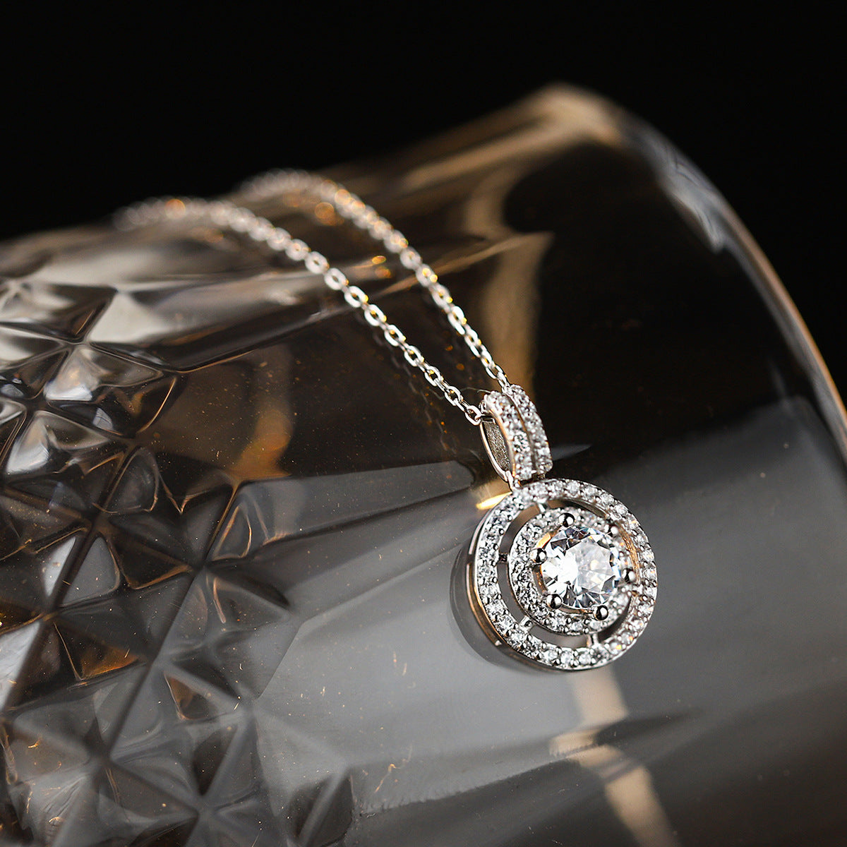 S925 Sterling Silver Halo Round C/Z Pendant Necklace