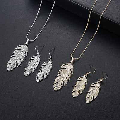 Sparkly Feathers Necklace and Earrings Set