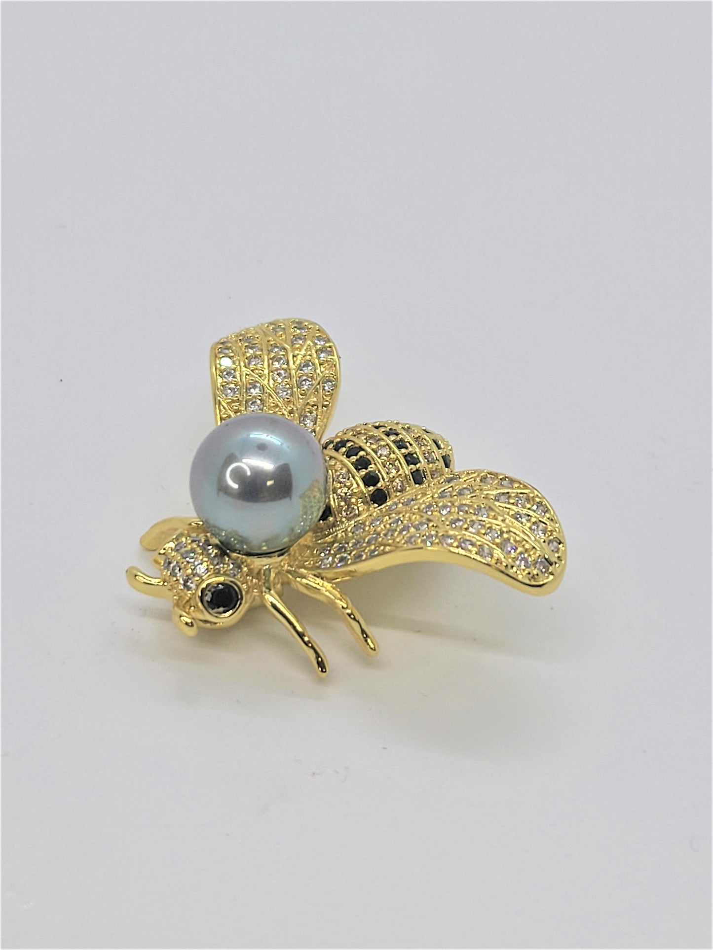 Stunning Crystal Bee Brooch Gold Tone