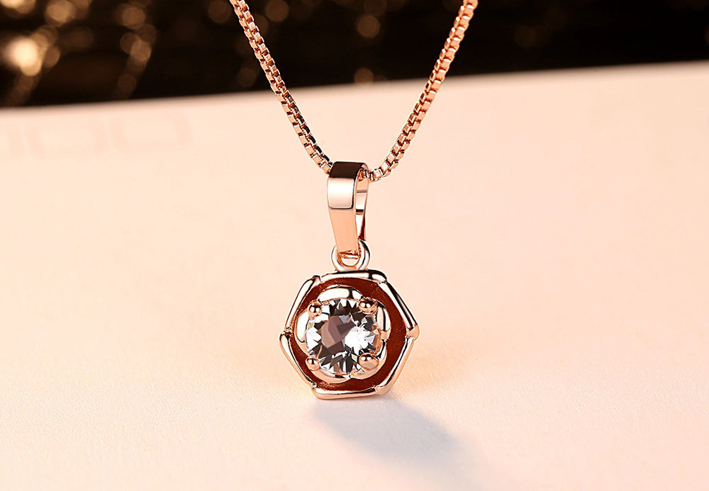 Flower Crystal Pendant – Gold or Rosegold