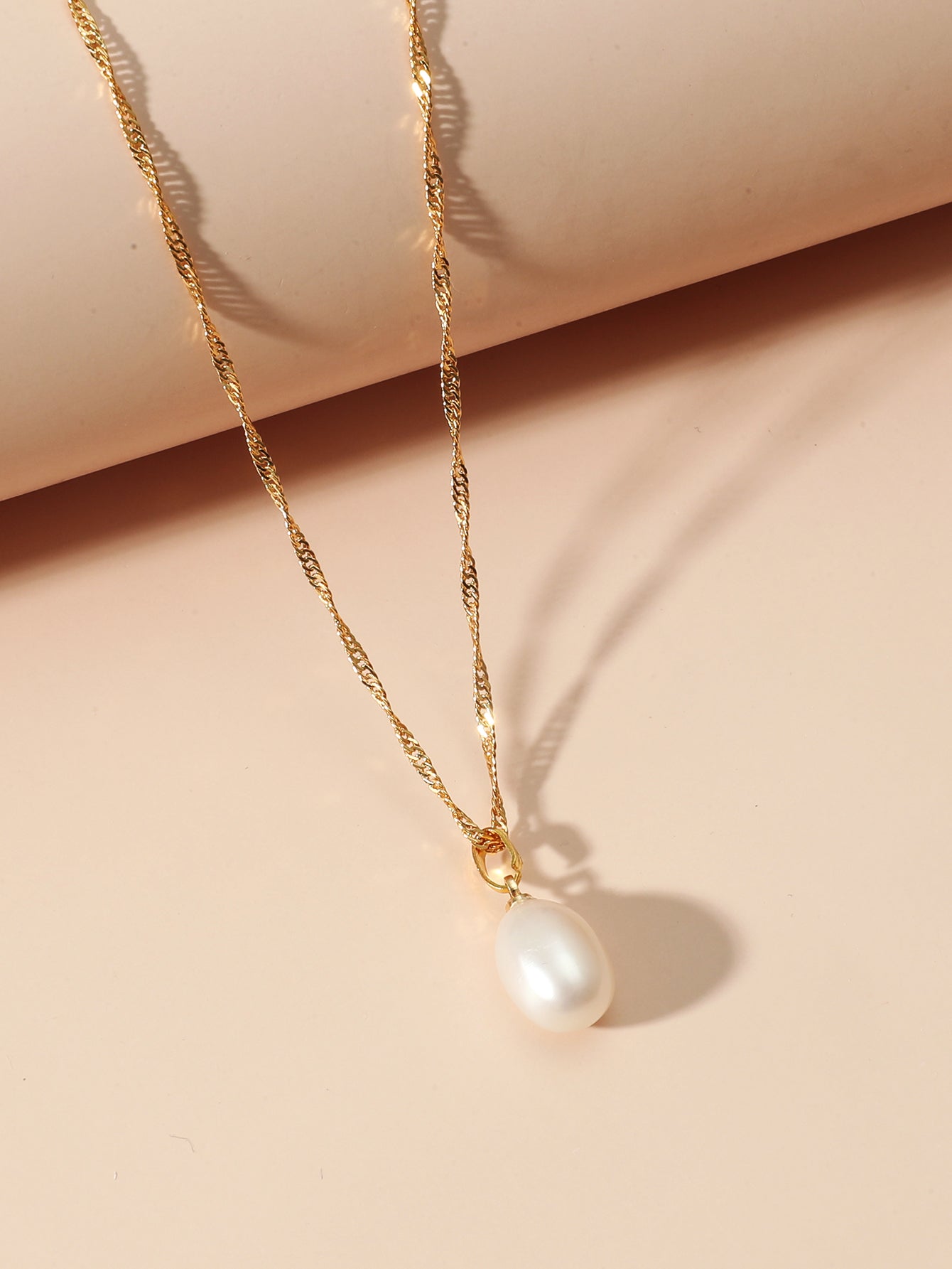 Stunning Freshwater Pearl Pendant Necklace