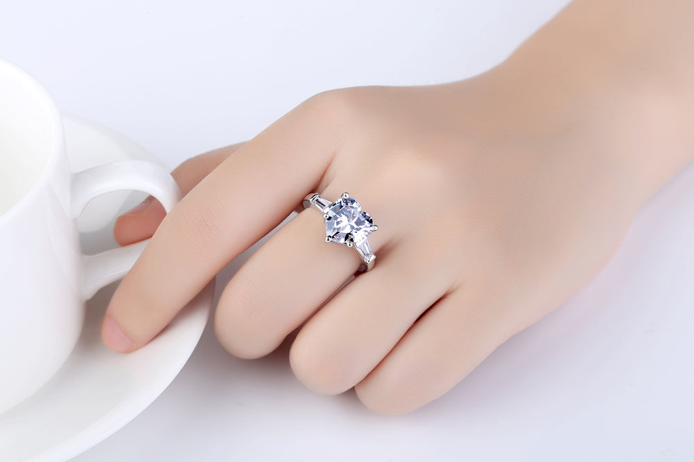 Women Sparkly Clear Crystal Heart Ring