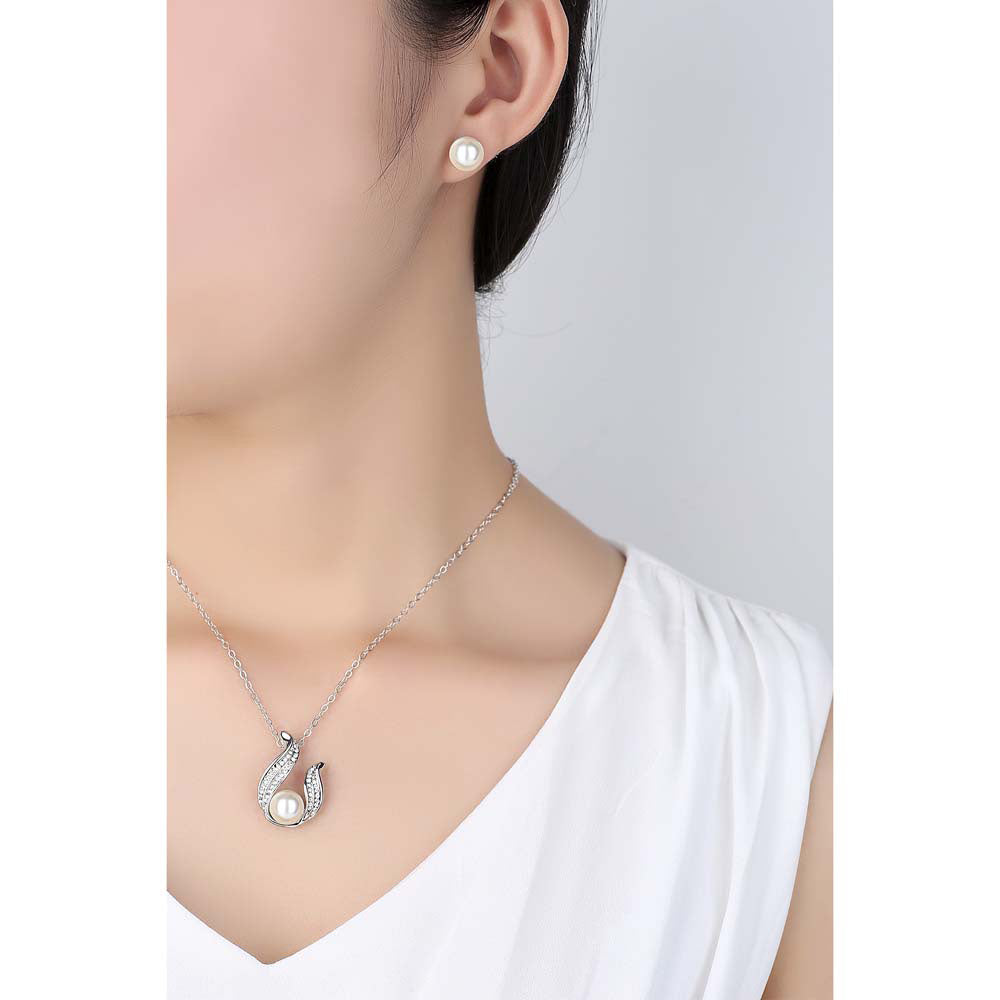 Elegant Silver Pearl Drop Design Crystal Pendant Necklace