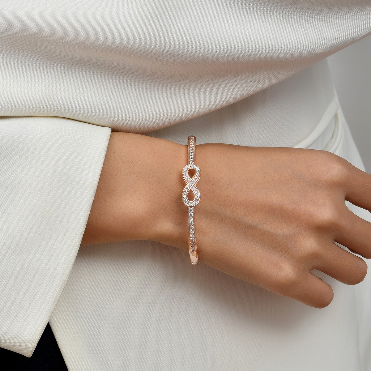 Crystal Filled Infinity Bangle – Rosegold or Silver