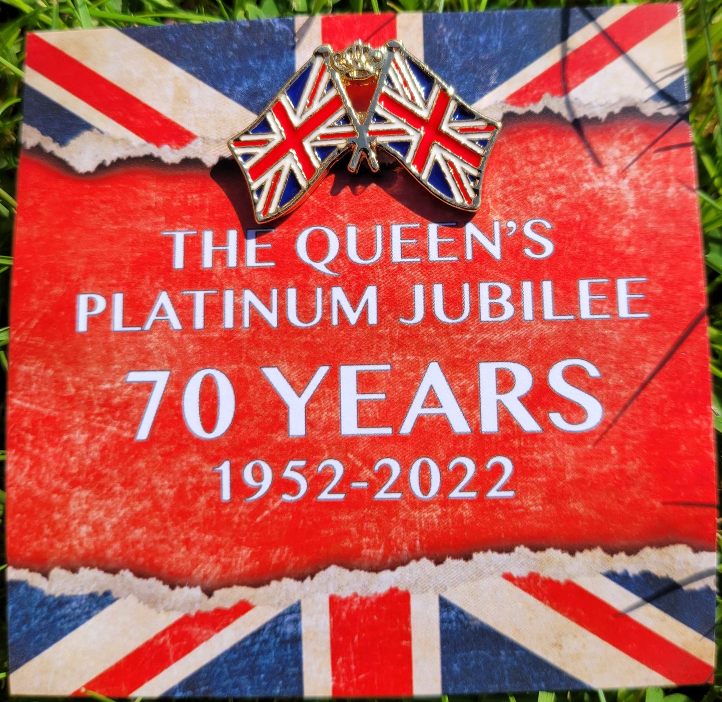 Platinum Jubilee Dual Union Jack Flag with Golden Crown Brooch