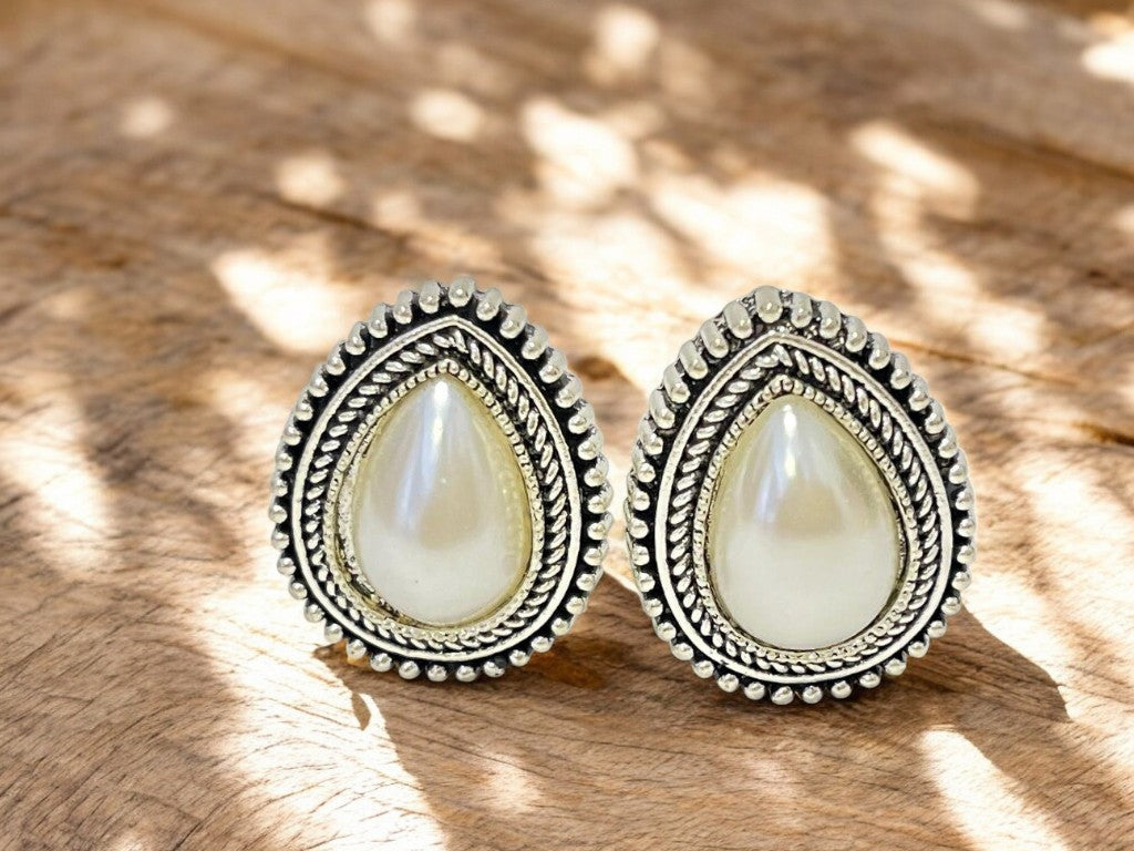 Pearl Teardrop Non Pierced Clip on Stud Earrings