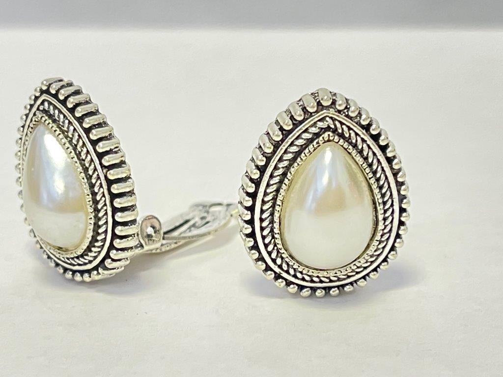 Pearl Teardrop Non Pierced Clip on Stud Earrings