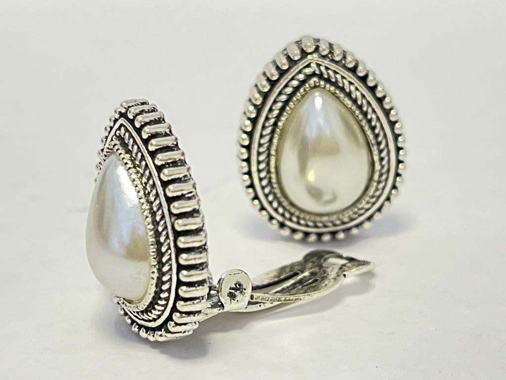 Pearl Teardrop Non Pierced Clip on Stud Earrings