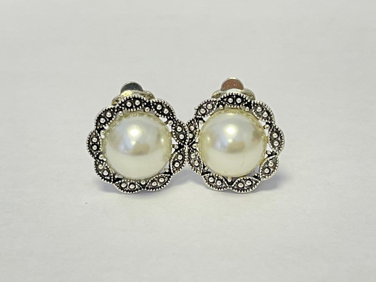 Pearl Round Non Pierced Clip on Stud Earrings