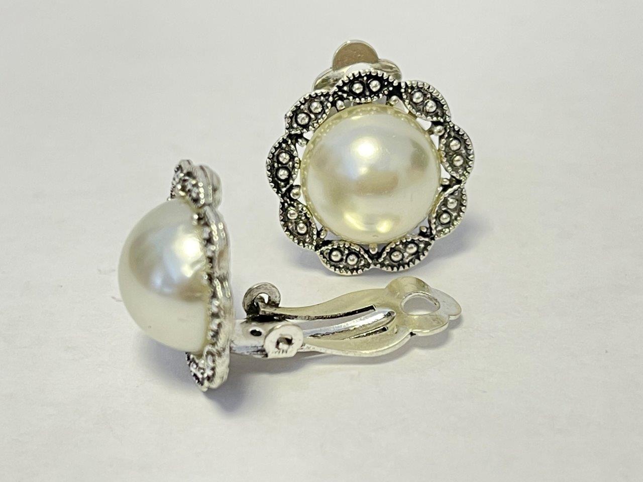 Pearl Round Non Pierced Clip on Stud Earrings