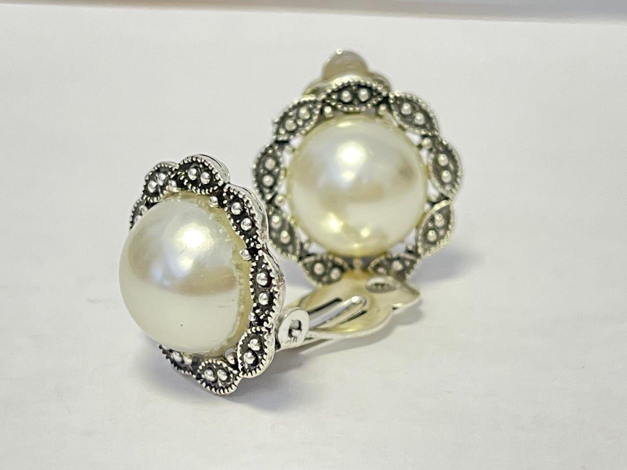 Pearl Round Non Pierced Clip on Stud Earrings
