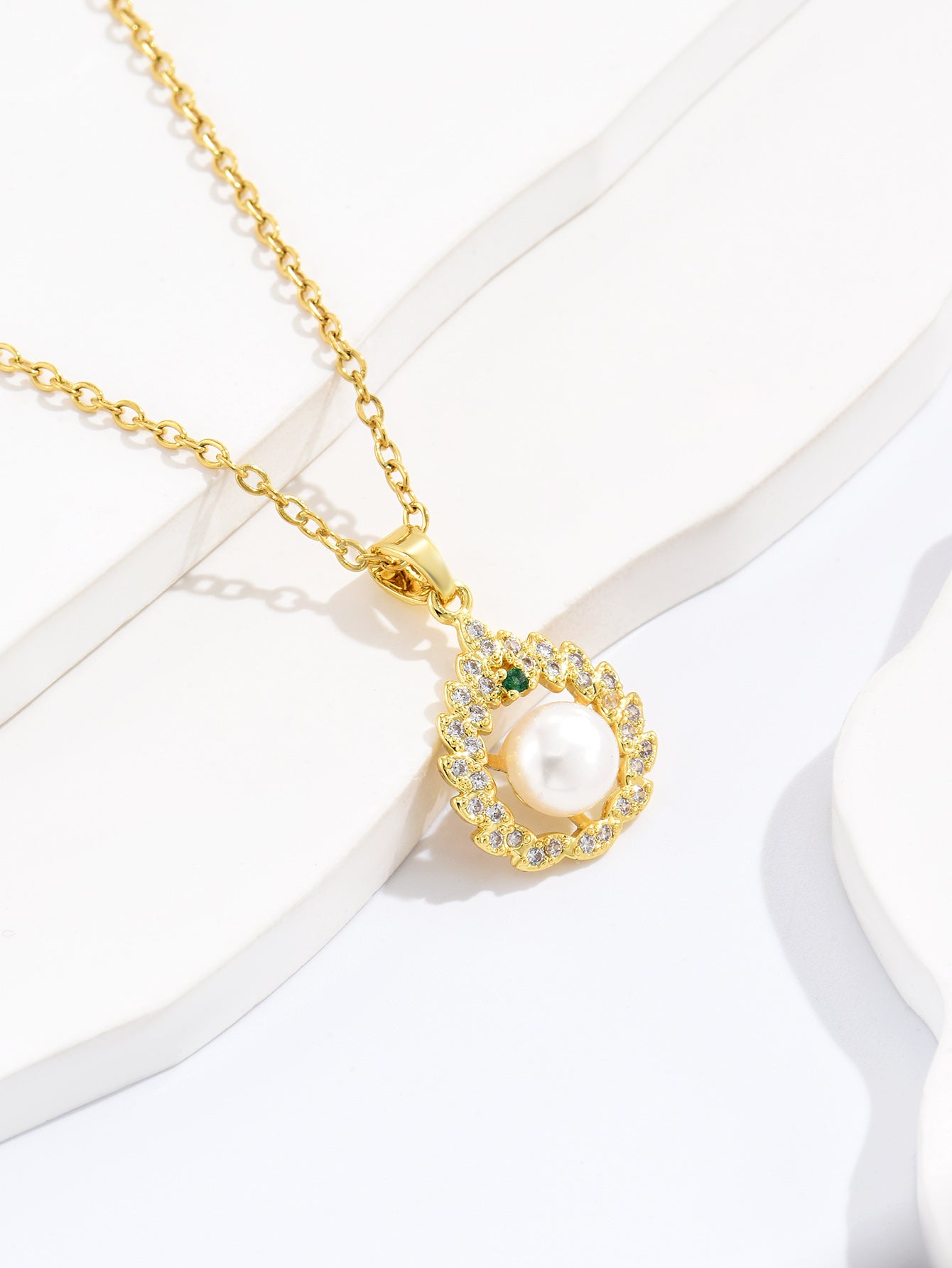 Leaf Shaped Round Pearl Crystal Gold Tone Pendant Necklace