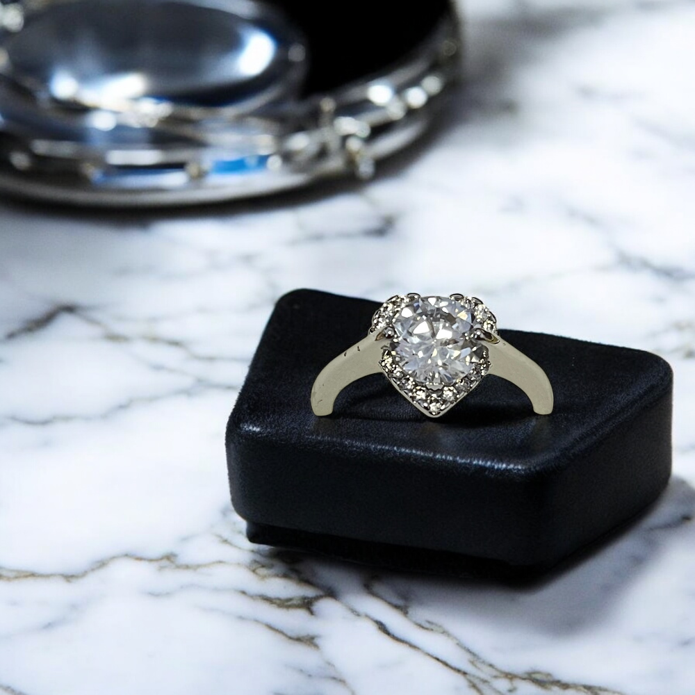 Vintage Heart Halo Zircon Crystal Ring