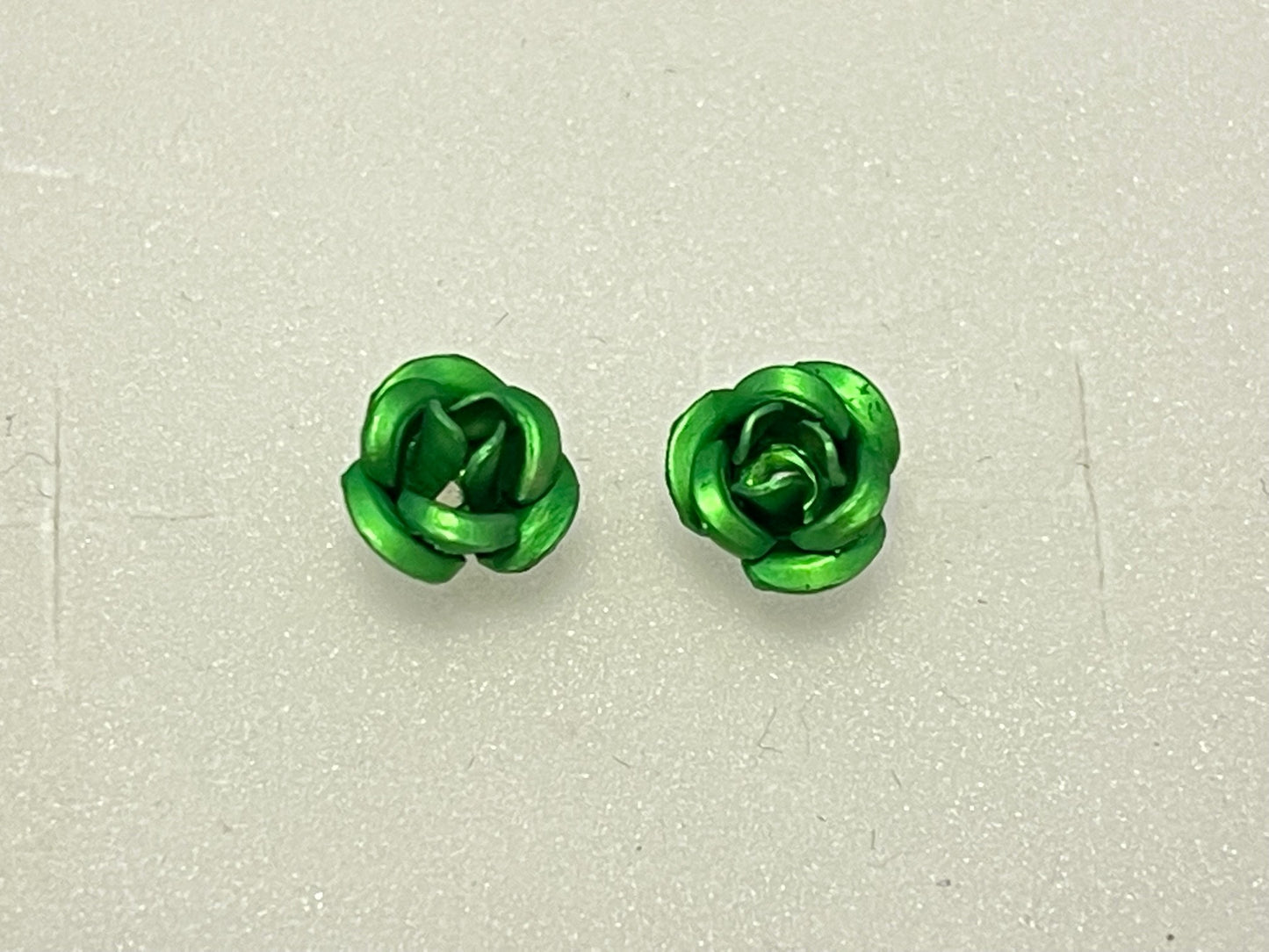 2 Pairs – Delicate Floral 3D Craved Rose Nylon Plastic Posts Stud Hypoallergenic Earrings