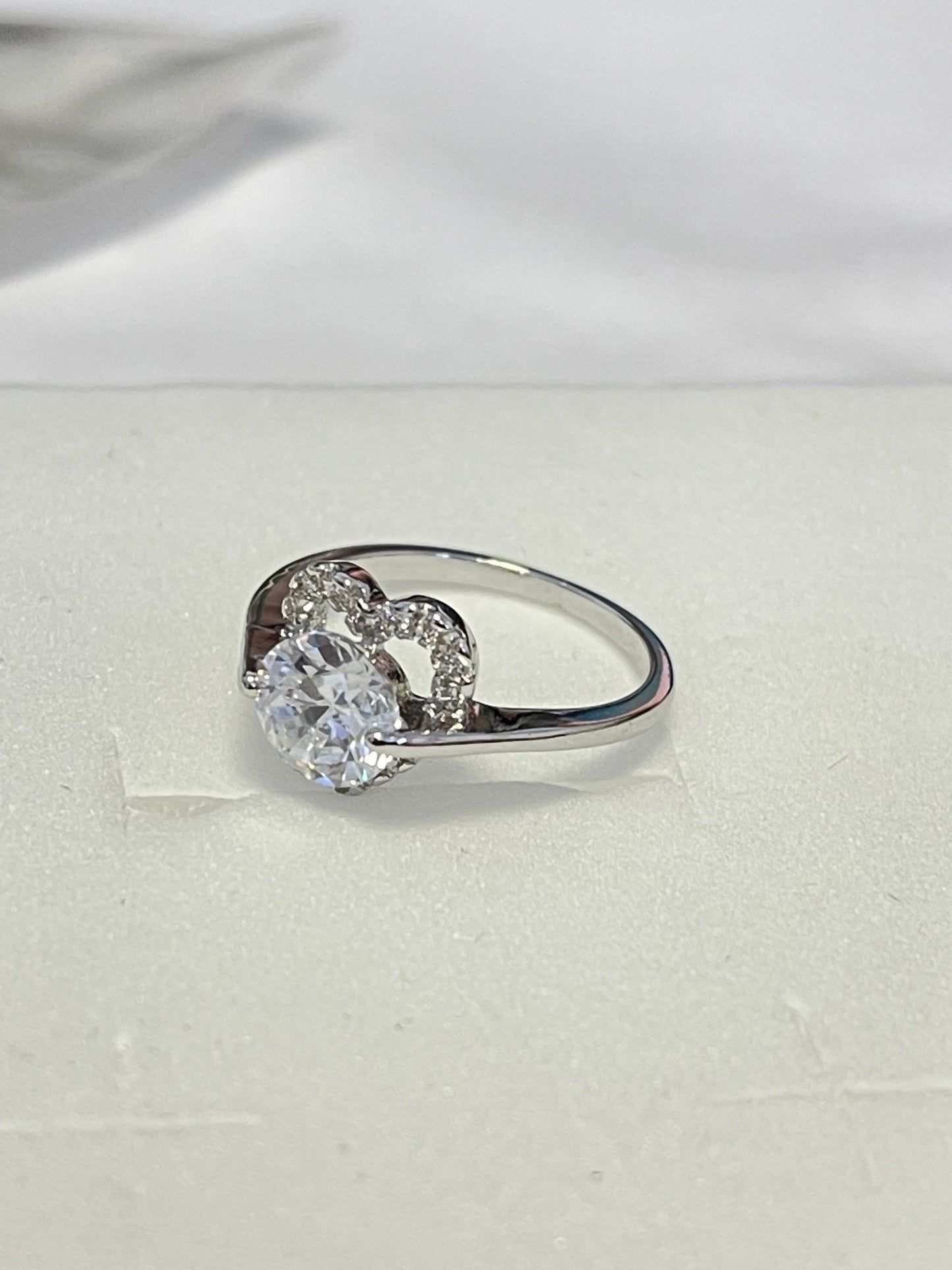 Vintage Heart Halo Zircon Crystal Ring