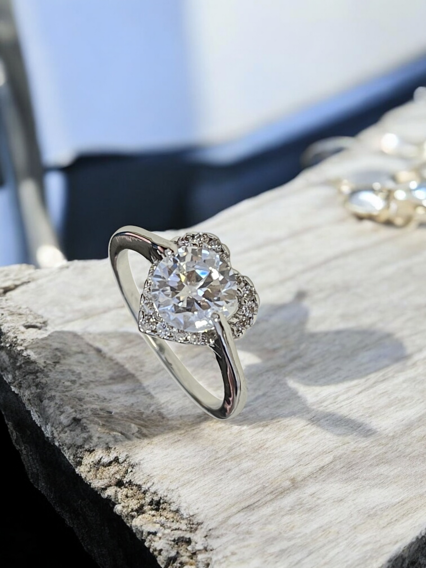 Vintage Heart Halo Zircon Crystal Ring
