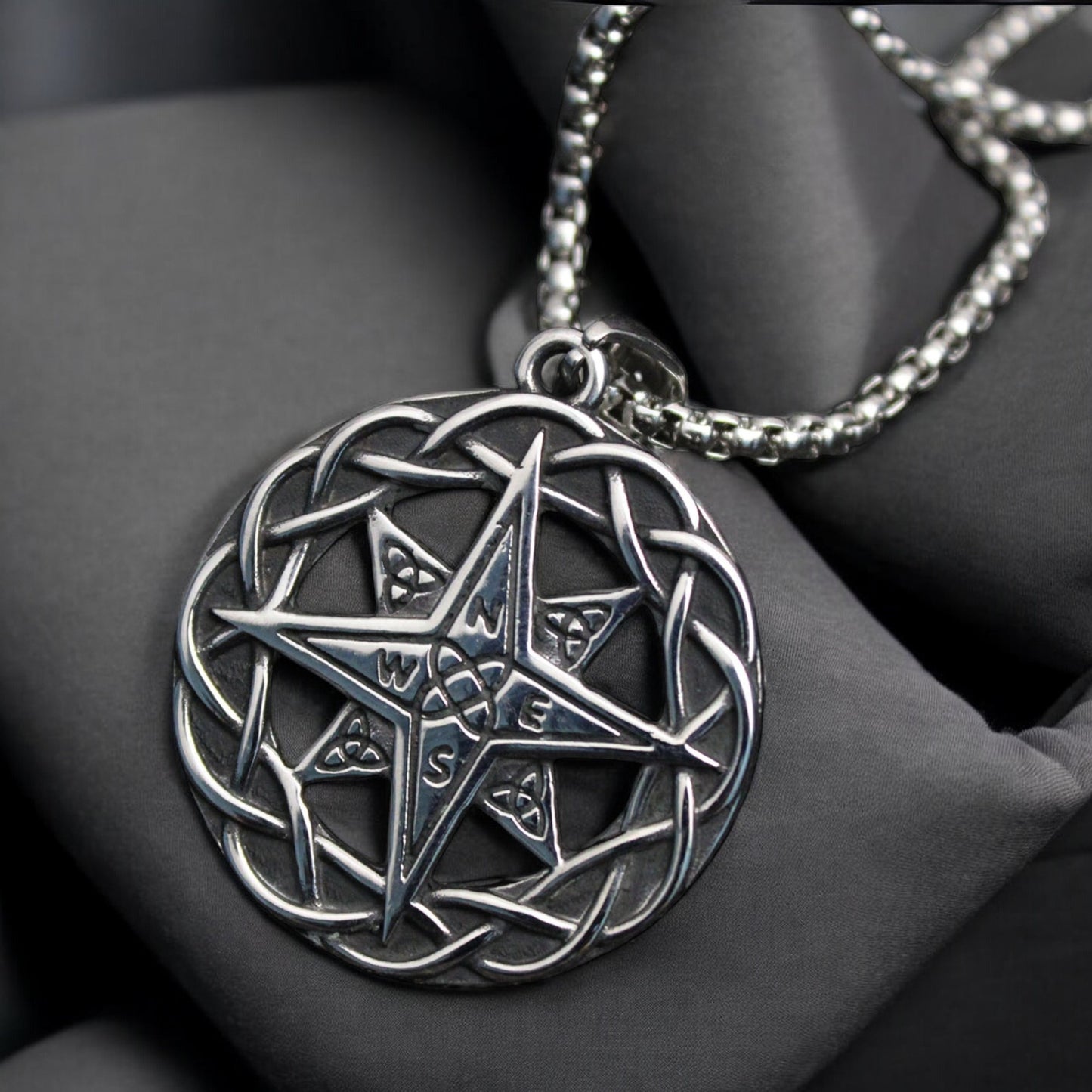 Men's Celtic Knot Compass Trinity Round Stainless Steel Pendant Necklace
