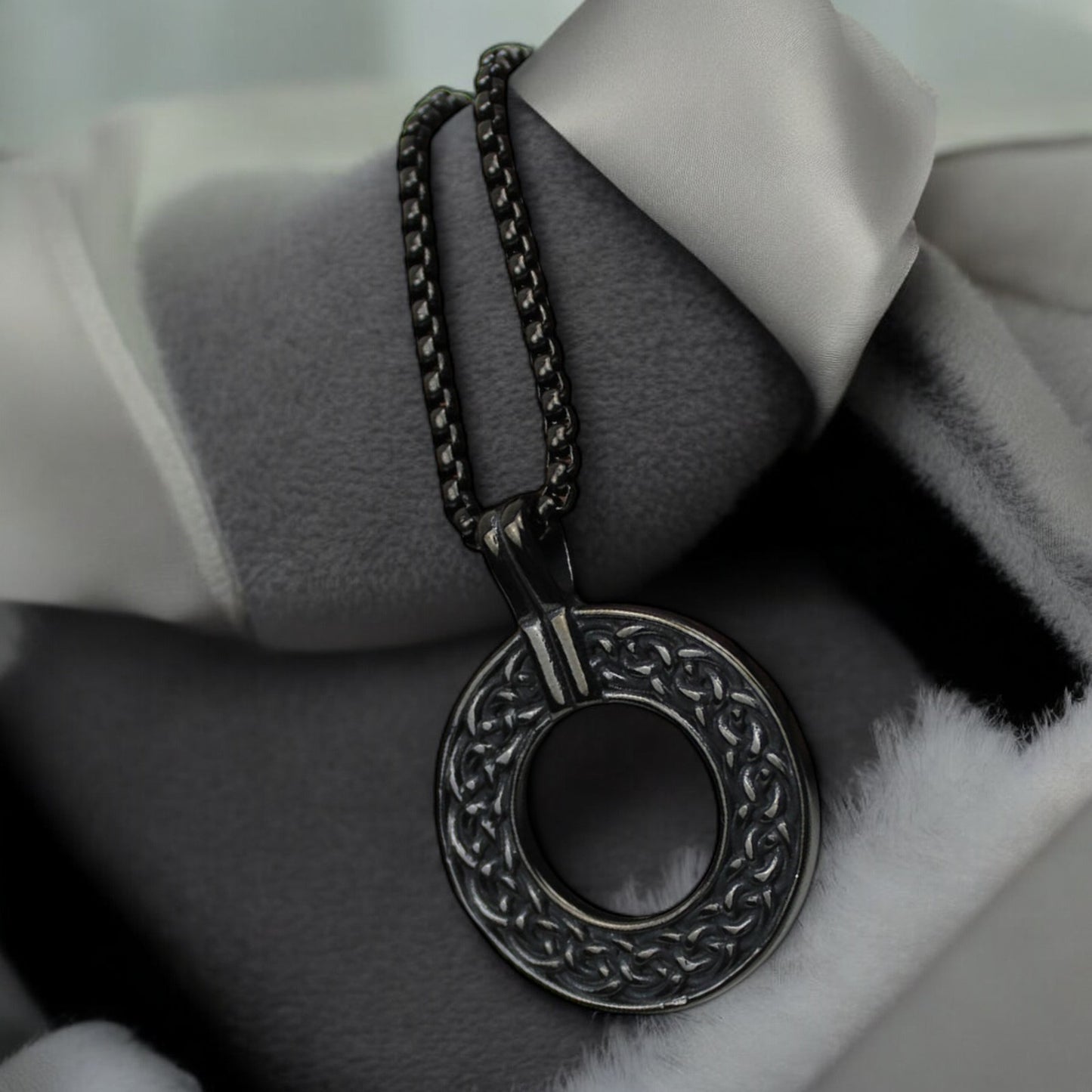 Men's Celtic Knot Chain Hollow Round Stainless Steel Pendant Necklace