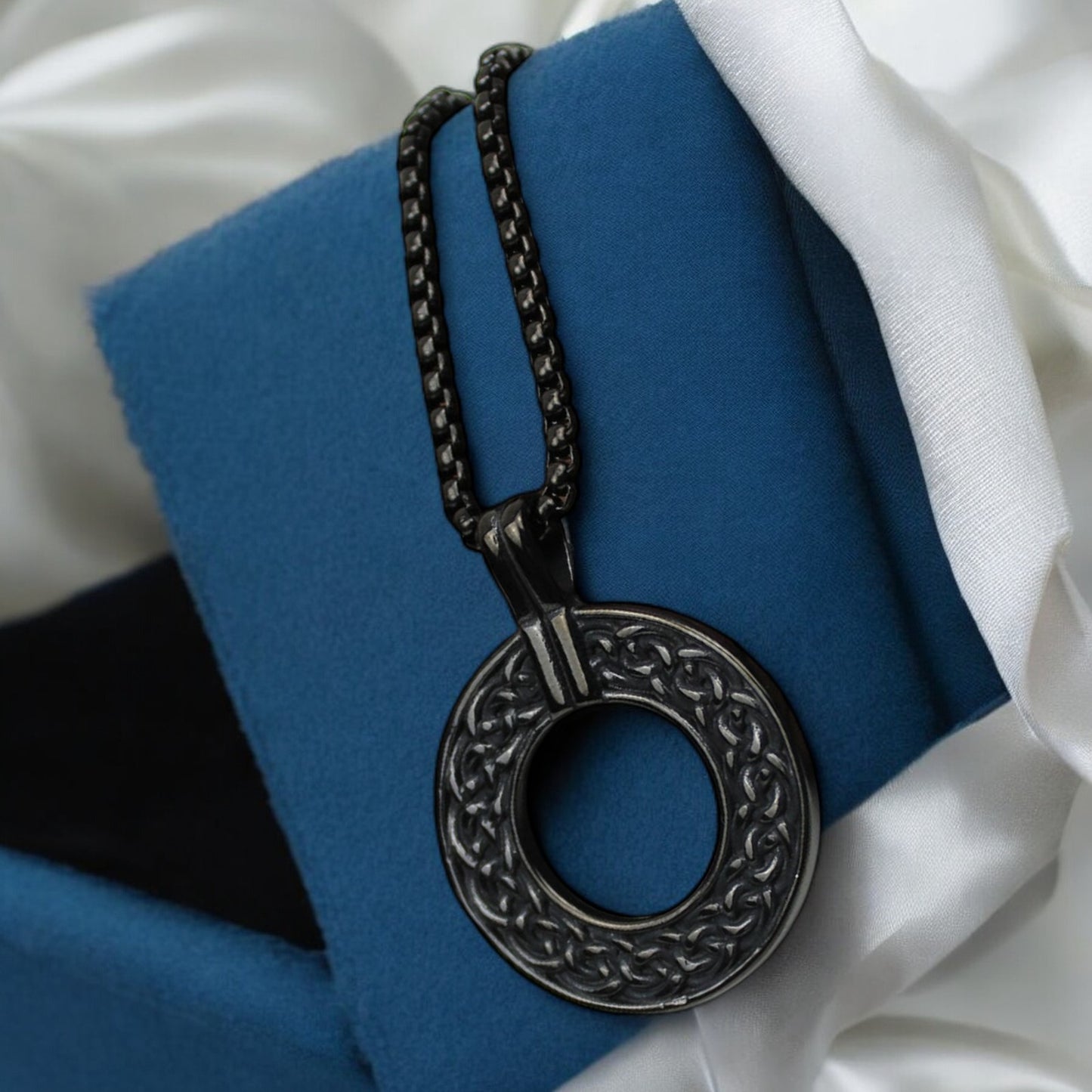 Men's Celtic Knot Chain Hollow Round Stainless Steel Pendant Necklace