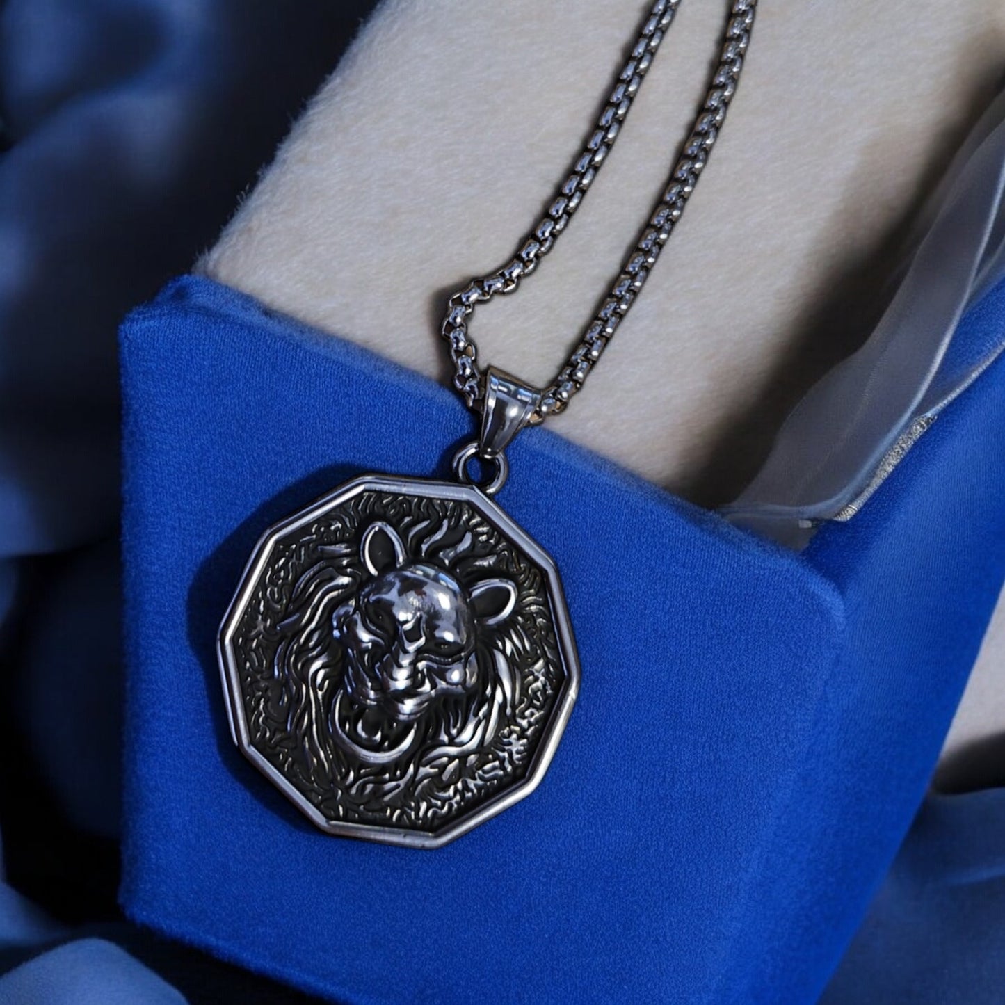 Men's Domineering Lion Head Stainless Steel Pendant Necklace
