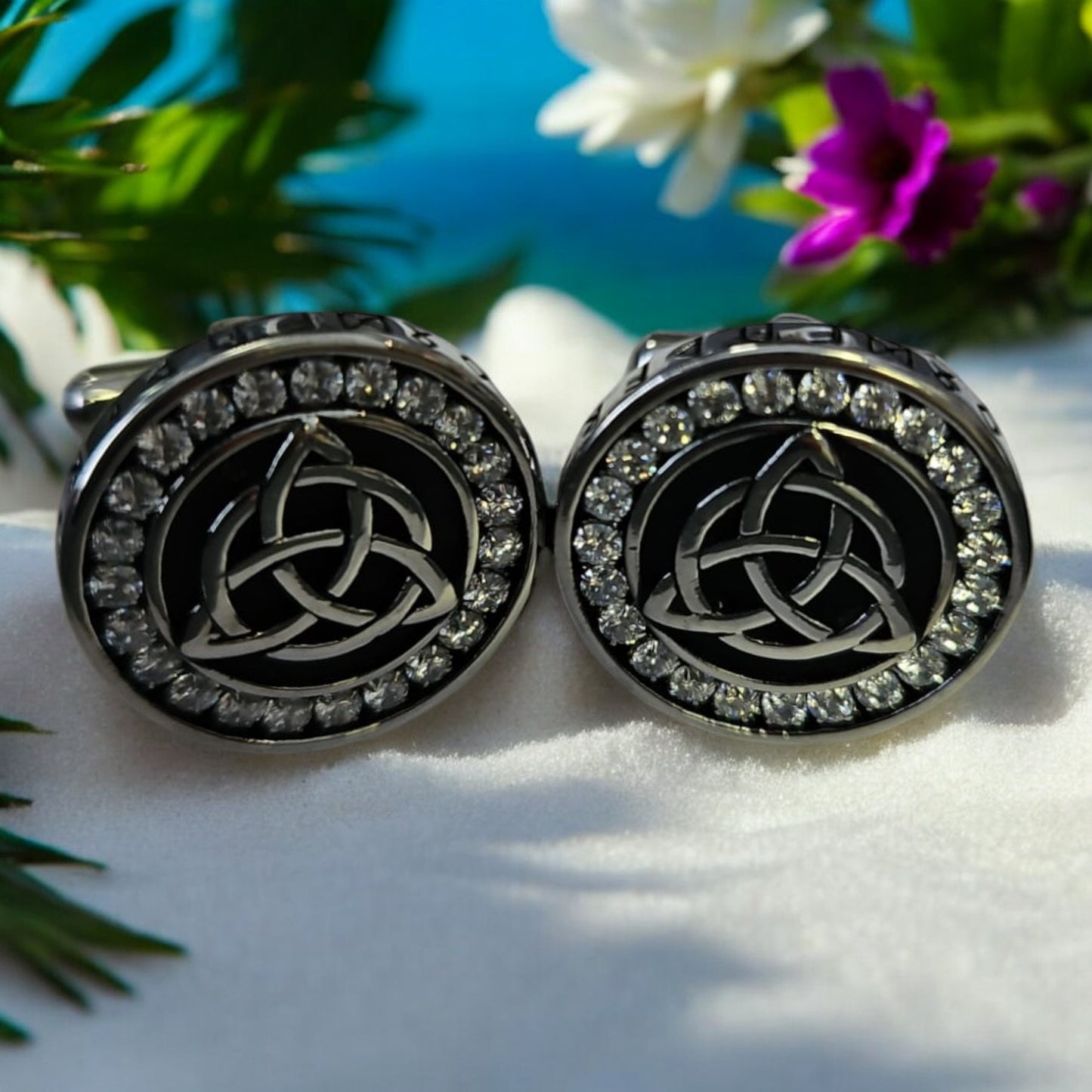 Men's Trinity Celtic Stainless Steel Crystal Round Cufflinks – Timeless Elegance with Celtic Heritage