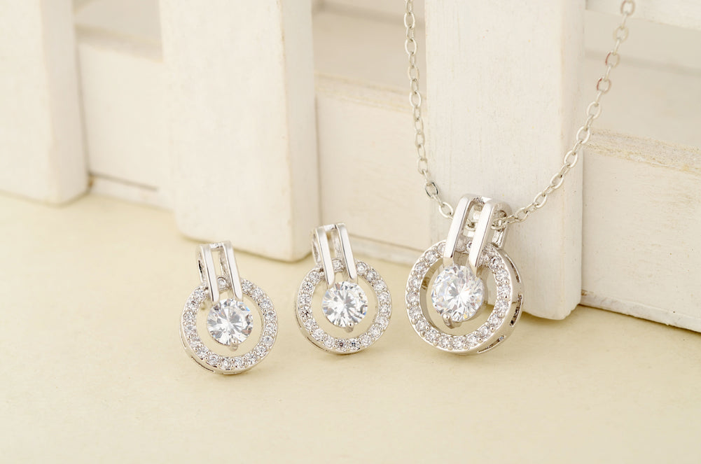 Women Fashion Halo Crystal Round Pendant Necklace and Earrings Jewellery Set
