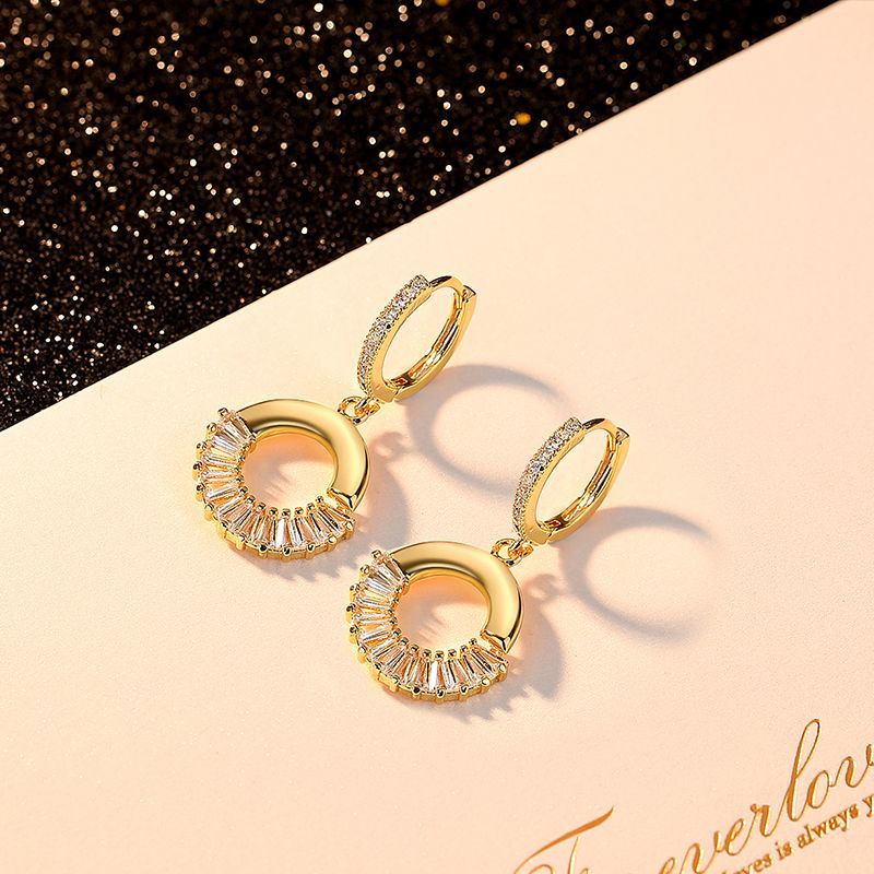 Gold Tone Crystal Round Crystal Pendant Necklace and Earrings Jewellery Set
