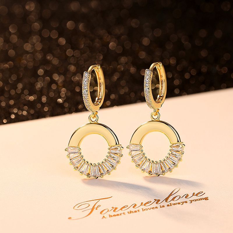 Gold Tone Crystal Round Crystal Pendant Necklace and Earrings Jewellery Set