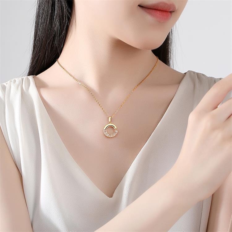 Gold Tone Crystal Round Crystal Pendant Necklace and Earrings Jewellery Set