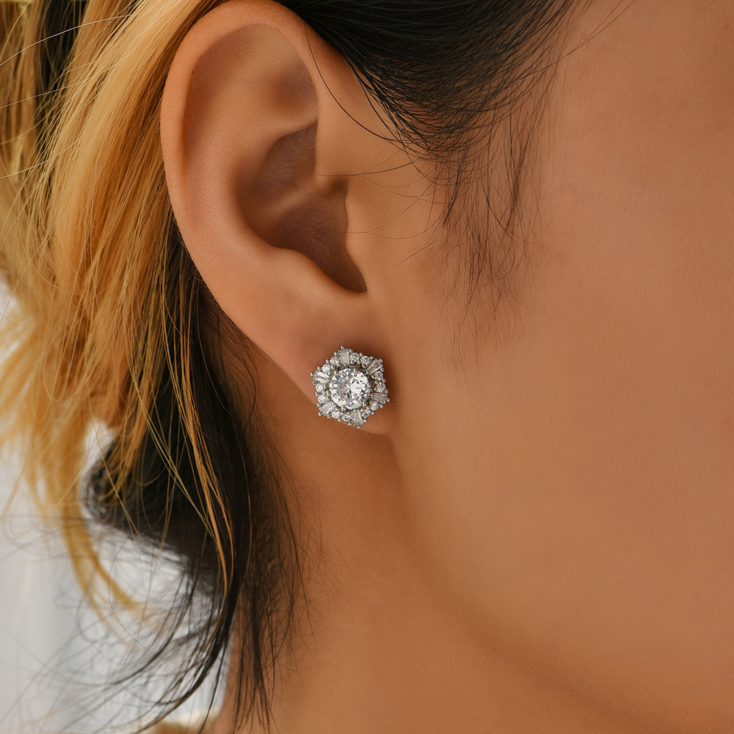Women Elegant Crystal Flower Cluster Stud Earrings