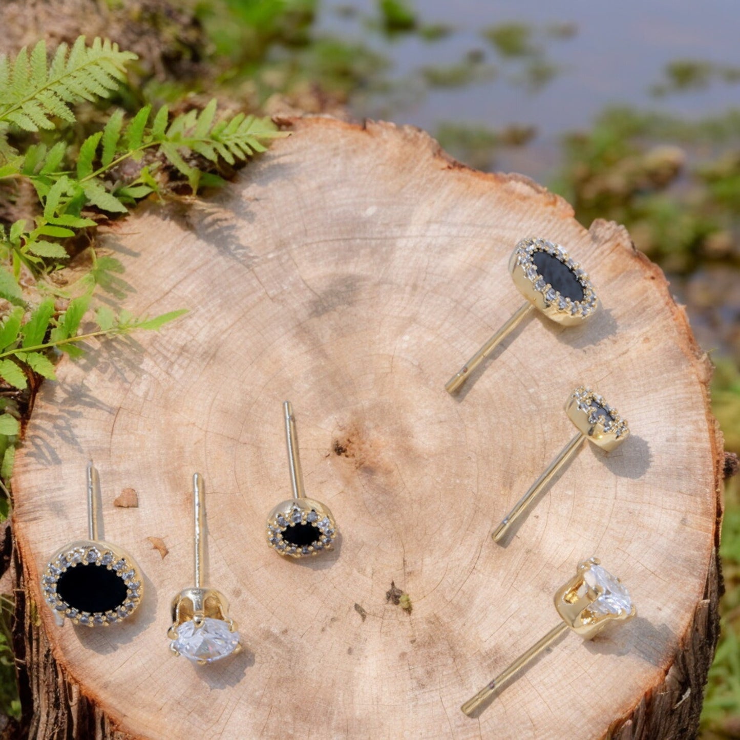 6pcs Beautiful Black and Crystal Round Stud Earrings Set