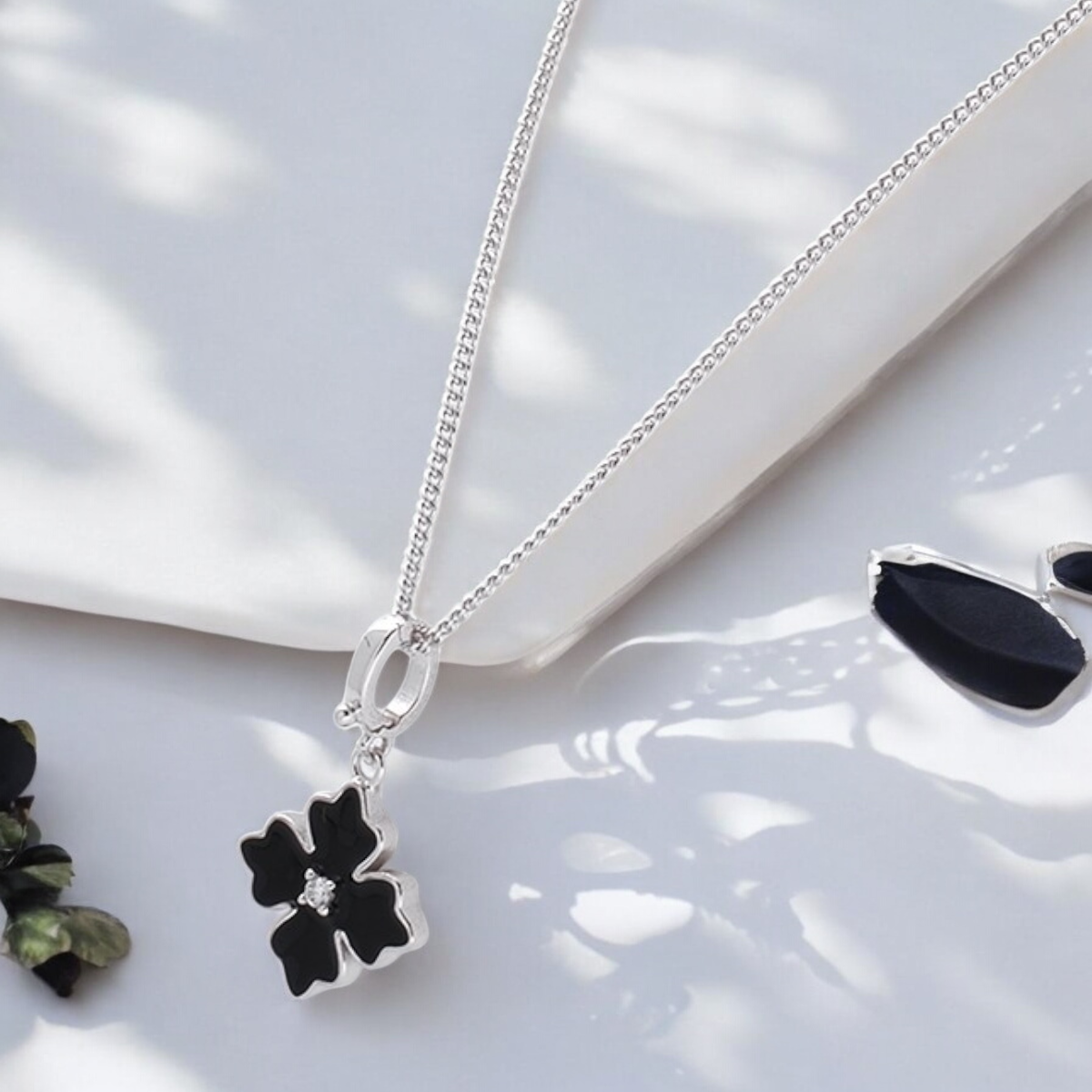 Sterling Silver Apotie Black Cléo Blossom Clover Pendant Necklace S925 Hallmark