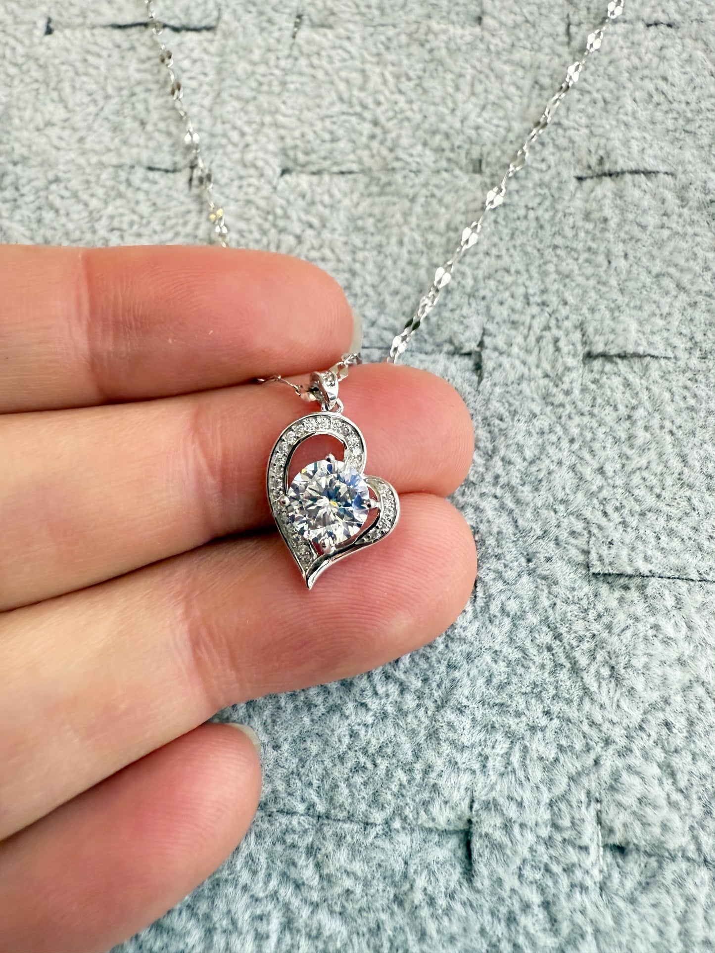 To My Mum S925 Sterling Silver Heart Moissanite 1 Carat Pendant Necklace