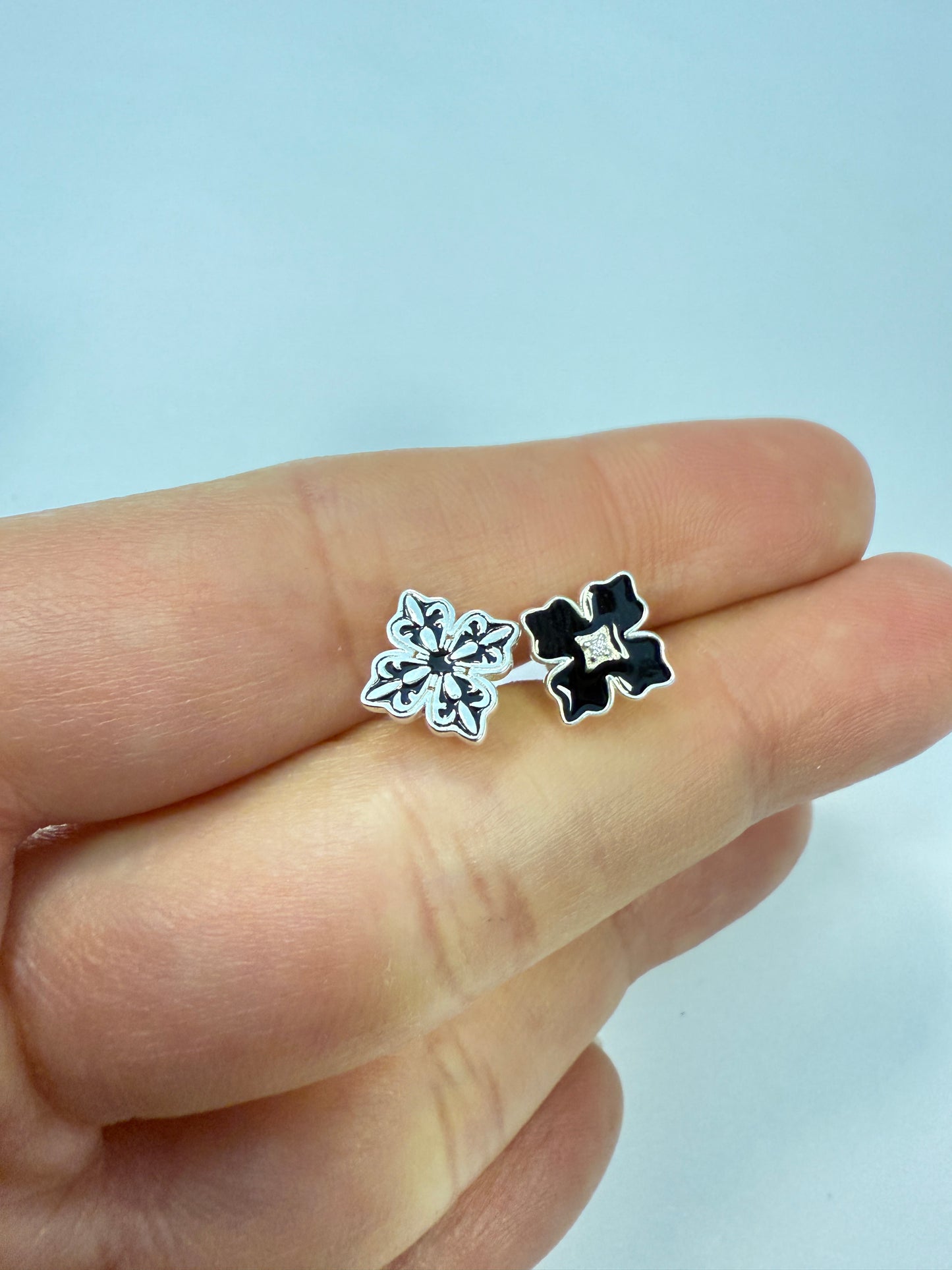 Sterling Silver Apotie Black Cléo Blossom Clover Stud Earrings S925 Hallmark