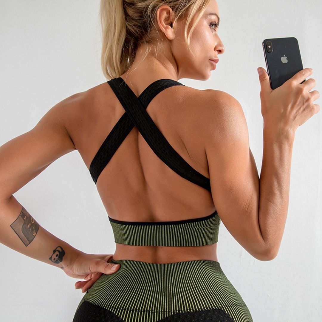 3 Pieces Yoga Gym Set Women Fitness Suit Leggings Jacket Bra in Olive Green & Black