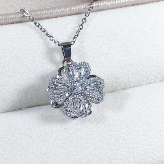 Fashionable Rotating Crystal Four Leaf Clover Spinning Fidget Pendant Necklace