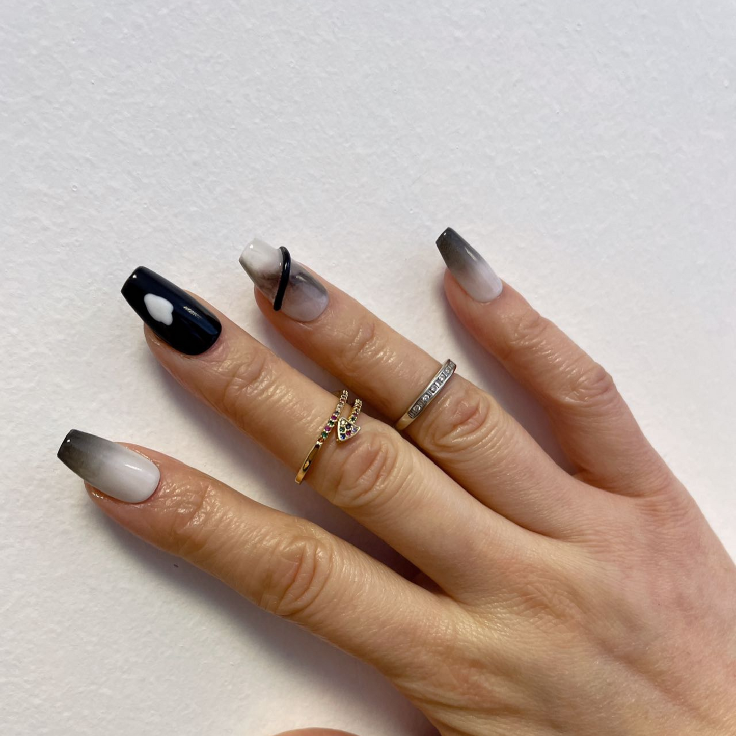 Mono Classic Handmade Press On Nail Black Ombre Coffin