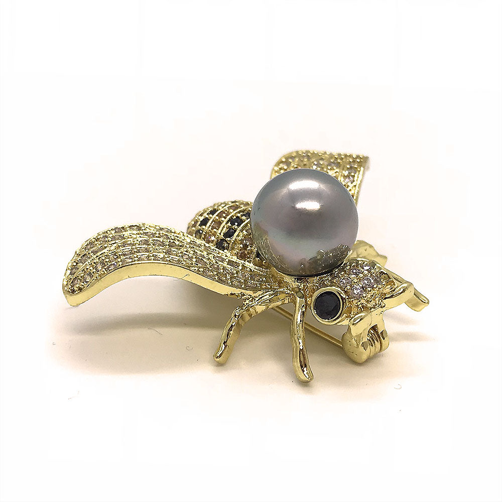 Stunning Crystal Bee Brooch Gold Tone