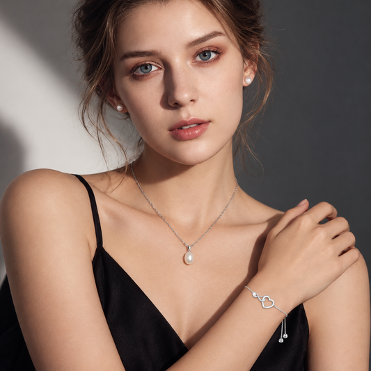 3-Piece Pearl Necklace, Studs and Infinity Bracelet Jewellery Set