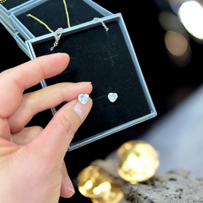 9ct Gold Heart Studs Earrings 5mm