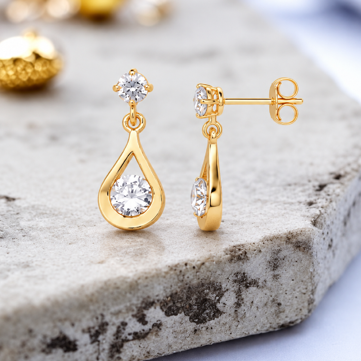 9ct Yellow Gold C/Z Teardrop Earrings 14mm*6mm