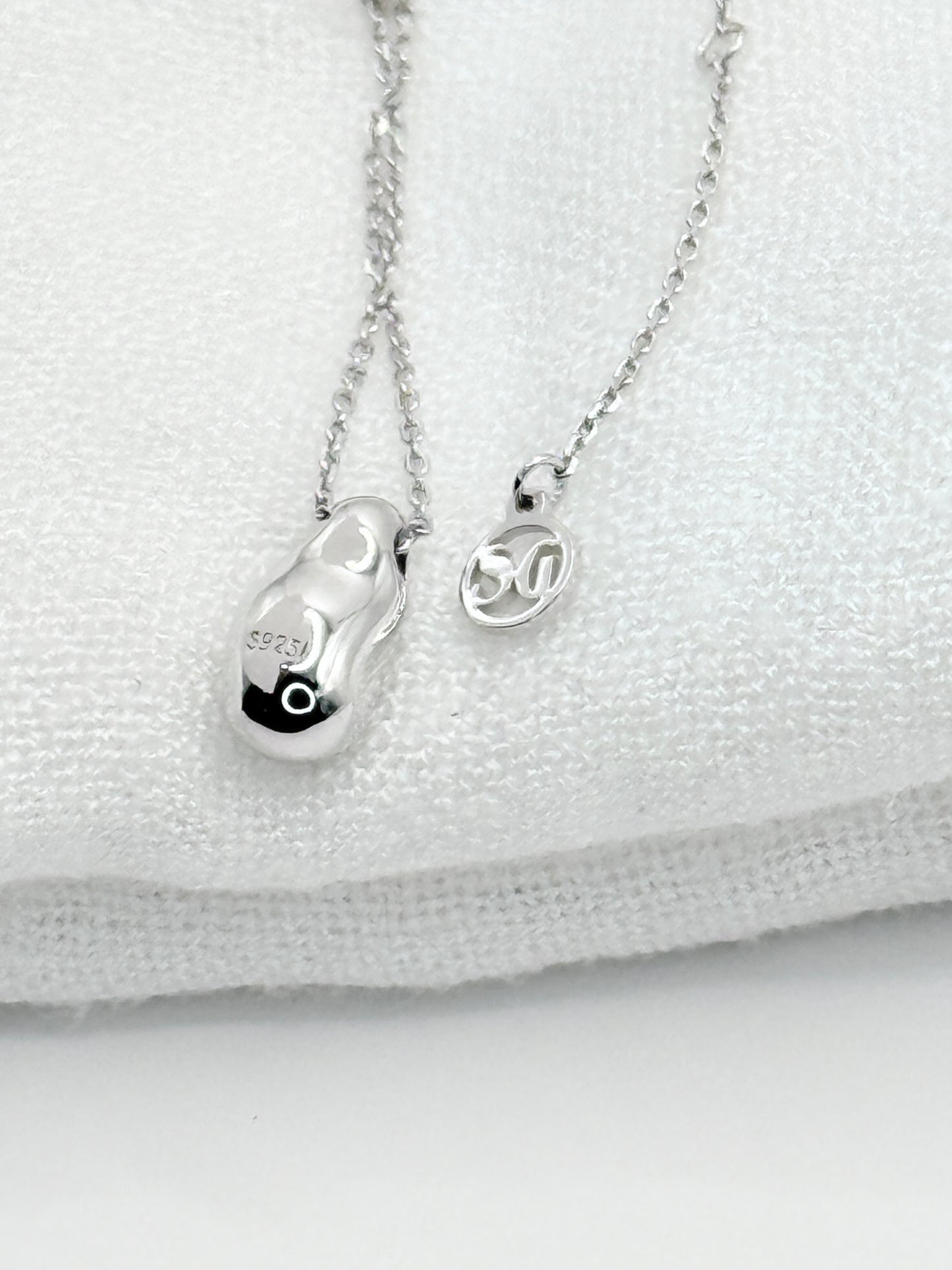 S925 Sterling Silver Fluid Pebble Necklace